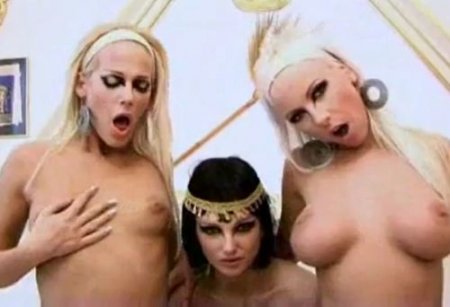 Лесбийская любовь втроём египетской царицы с двумя египтянками