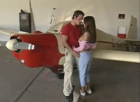 Красивая пилотка пришла на трах с инструктором лётной школы