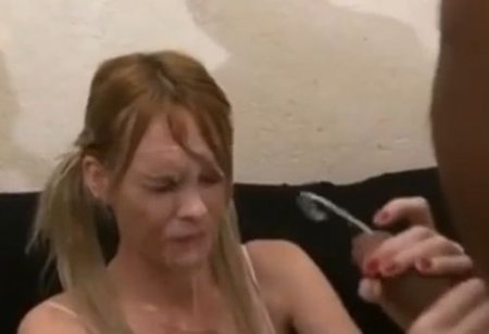 Много спермы в крутой подборке супер мощных мужских оргазмов