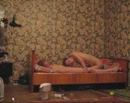 Частные русские поебушки молодой пары в домашнем беспорядке Частные русские поебушки молодой пары в домашнем беспорядке