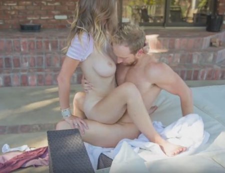 Кончил внутрь и пальцем довёл до сквирта молодую горячую любовницу