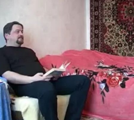 Отчим заждался дочь со школы и трахает её как только она пришла