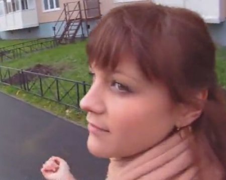 Пикап девушки на улице привёл к минету и быстрому сексу в подъезде Пикап девушки на улице привёл к минету и быстрому сексу в подъезде