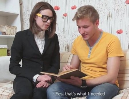 Умник склеил на лавочке милую студентку в очках и трахнул дома Умник склеил на лавочке милую студентку в очках и трахнул дома