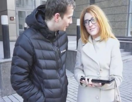 Студент случайно познакомился с девушкой на улице Санкт-Петербурга