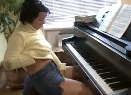 Ебля по нотам - Магма фильм с немецкими девушками-музыкантшами Ебля по нотам - Магма фильм с немецкими девушками-музыкантшами