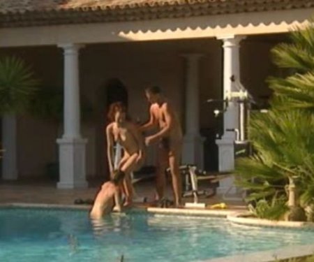 Решающий мяч во влажную щелку молодых немецких теннисисток