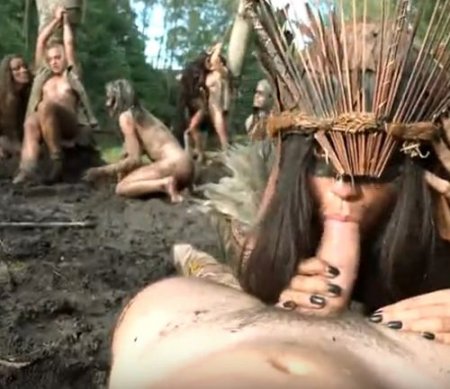 Хоррор секс в грязи с лесбиянками из дикого племени амазонок