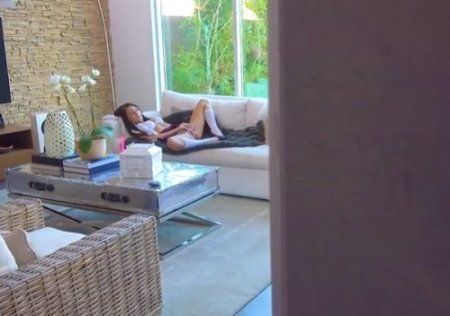 Отшлепал сестру за дрочку, трахнул и прокатил жопой на члене