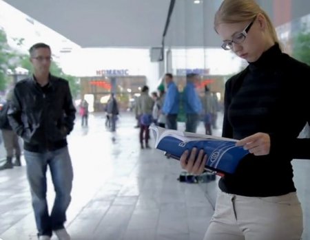 Очкарик познакомился с очкастой и трахнул, чтобы кончить на очки