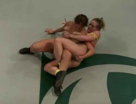 Девушки бьются и ебутся - экстремальные женские секс-бои без правил