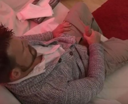 Возбужденный отчим падчерицу заставил сосать и ебал жестко стоя раком